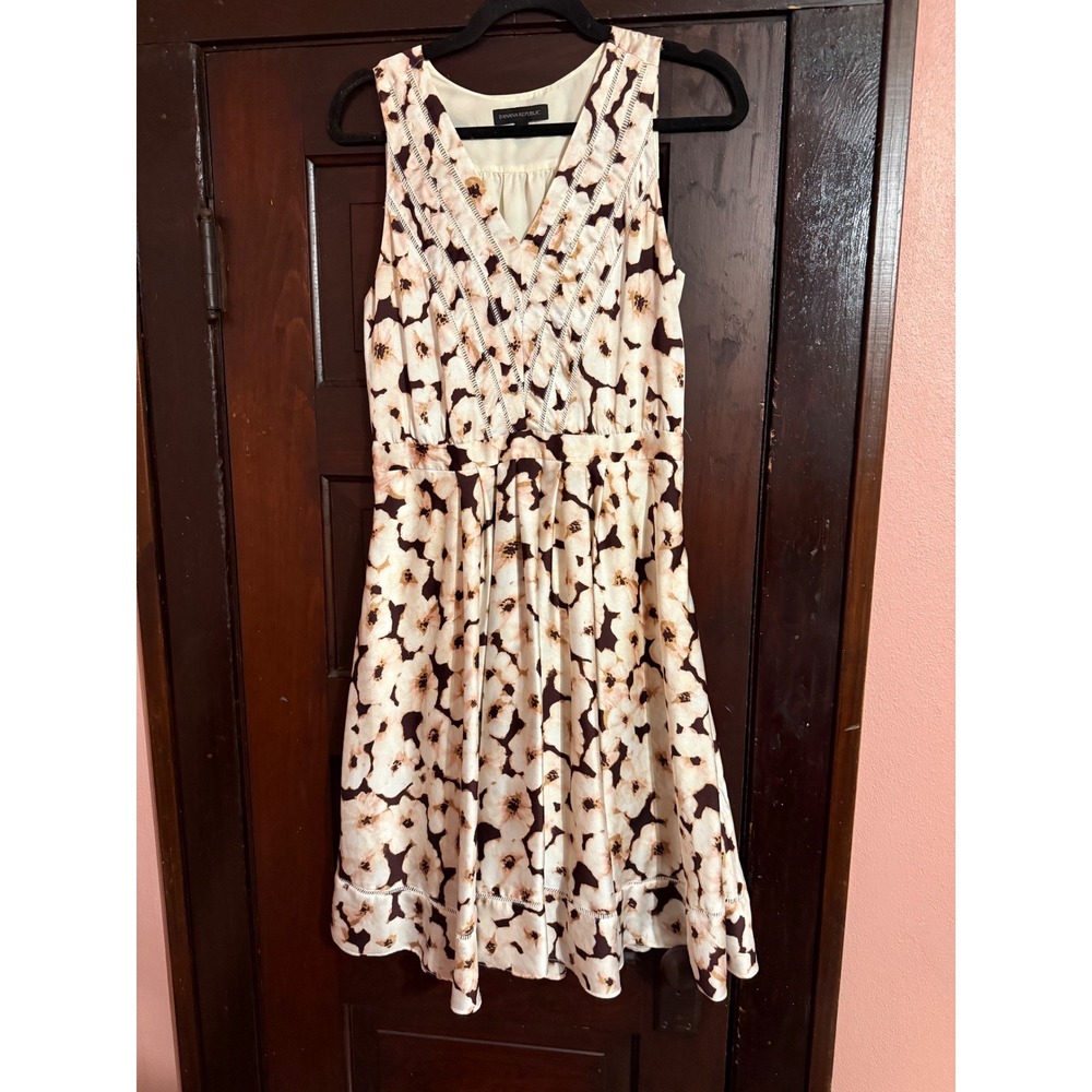 Banana Republic Floral V-Neck Fit & Flare Dress Brown Cream Ladder Lace Size 4
